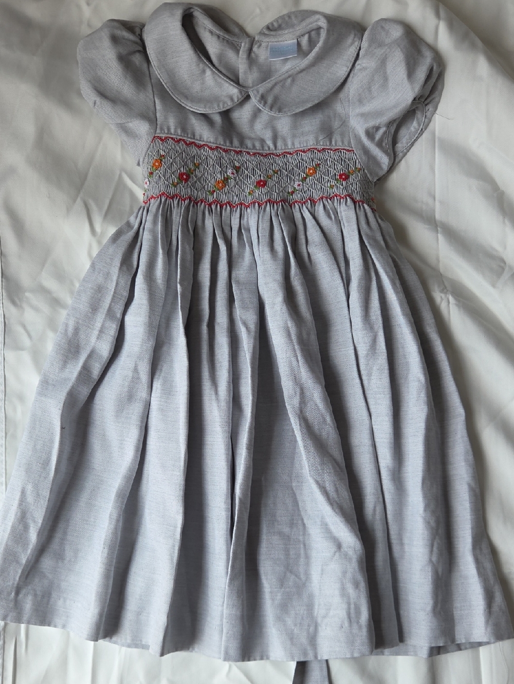 Girls' Light Gray Smocked Dress with Floral Detail